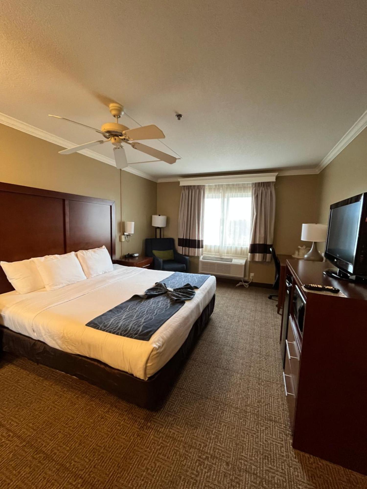 Comfort Inn & Suites Ocean Shores Exteriör bild