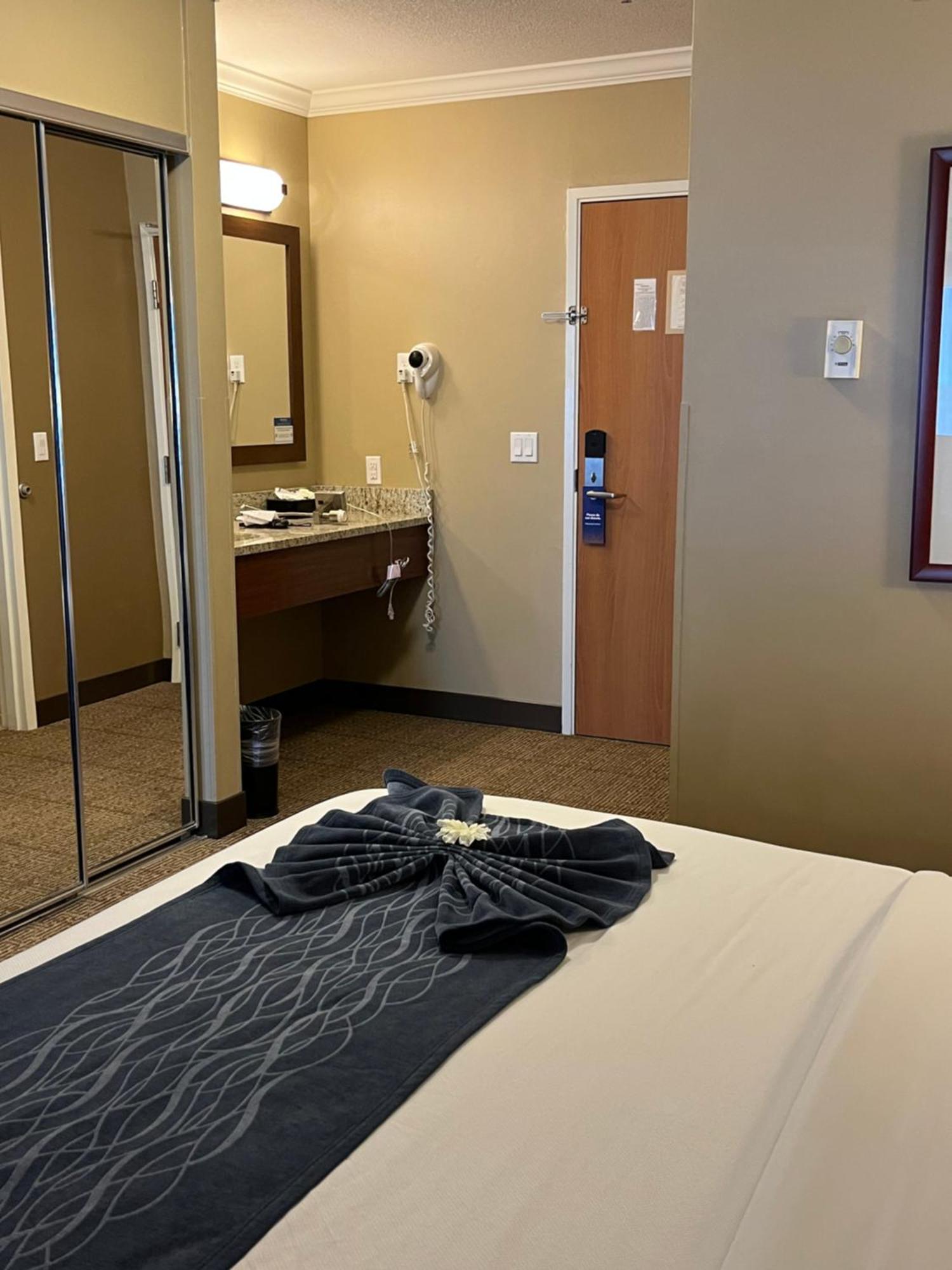 Comfort Inn & Suites Ocean Shores Exteriör bild