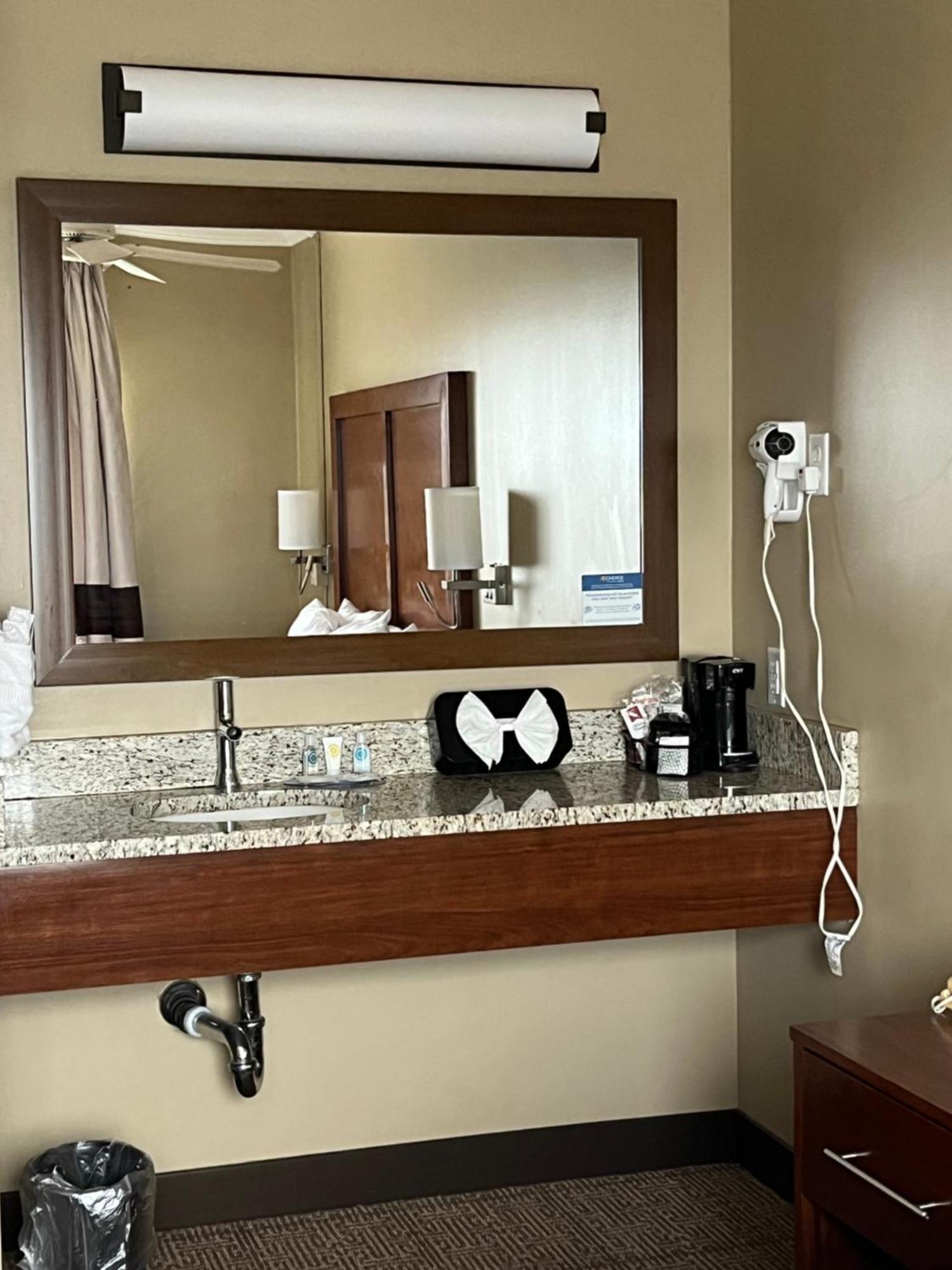 Comfort Inn & Suites Ocean Shores Exteriör bild