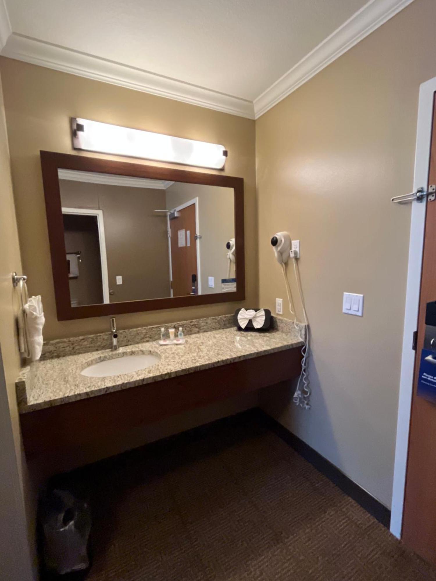Comfort Inn & Suites Ocean Shores Exteriör bild